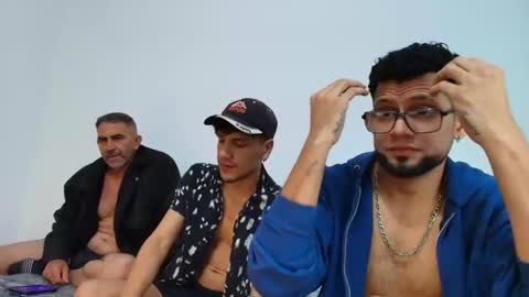 Snapshot of benjamin613999 chatting on October 30, 2:35 am benjamin online show from October 30, 2:35 am