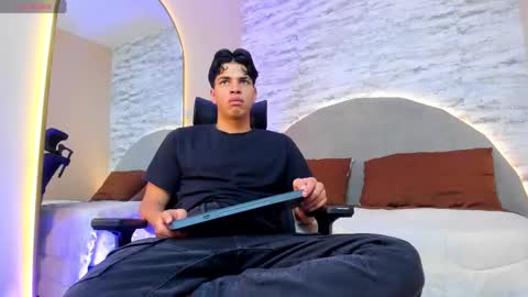 BENJAMIN online show from February 28, 7:14 pm