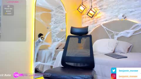 BENJAMIN online show from October 29, 1:35 pm