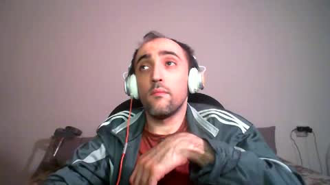 Snapshot of bentish chatting on December 16, 5:33 pm bentish online show from December 16, 5:33 pm