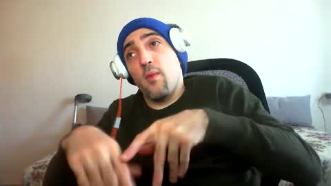 Snapshot of bentish chatting on December 20, 11:21 am bentish online show from December 20, 11:21 am