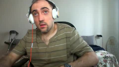 Snapshot of bentish chatting on December 22, 11:22 am bentish online show from December 22, 11:22 am