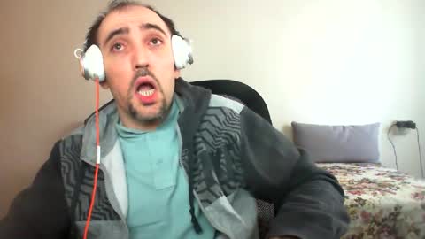 Snapshot of bentish chatting on December 27, 12:56 pm bentish online show from December 27, 12:56 pm