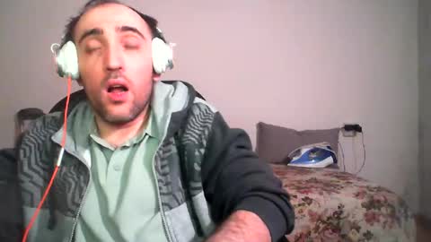 Snapshot of bentish chatting on January 1, 4:18 pm bentish online show from January 1, 4:18 pm