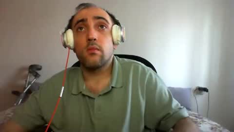 Snapshot of bentish chatting on January 12, 12:44 pm bentish online show from January 12, 12:44 pm