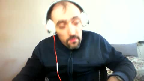 Snapshot of bentish chatting on February 1, 8:29 am bentish online show from February 1, 8:29 am