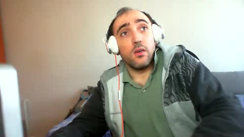 Snapshot of bentish chatting on February 4, 12:11 pm bentish online show from February 4, 12:11 pm