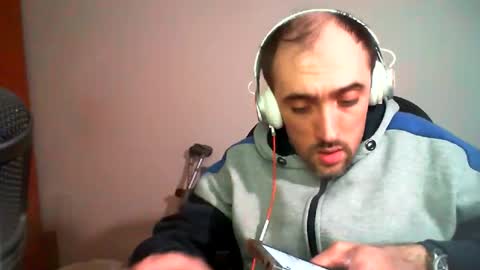 Snapshot of bentish chatting on February 9, 4:18 pm bentish online show from February 9, 4:18 pm