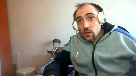 Snapshot of bentish chatting on February 11, 8:15 am bentish online show from February 11, 8:15 am