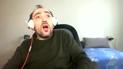 Snapshot of bentish chatting on February 12, 7:55 am bentish online show from February 12, 7:55 am