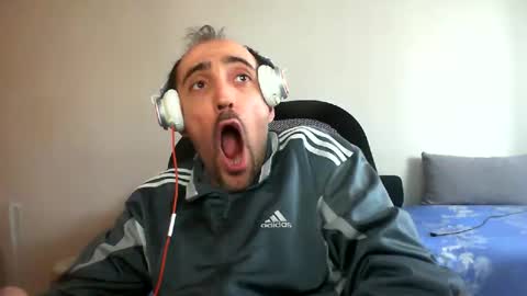 Snapshot of bentish chatting on February 16, 12:54 pm bentish online show from February 16, 12:54 pm