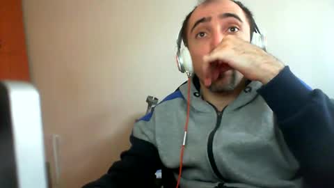 Snapshot of bentish chatting on February 17, 10:40 am bentish online show from February 17, 10:40 am