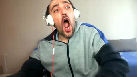 Snapshot of bentish chatting on February 19, 12:55 pm bentish online show from February 19, 12:55 pm