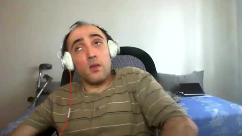 Snapshot of bentish chatting on October 9, 9:51 am bentish online show from October 9, 9:51 am