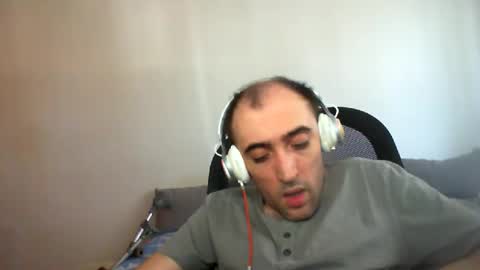 Snapshot of bentish chatting on October 11, 7:40 am bentish online show from October 11, 7:40 am