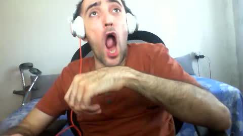 Snapshot of bentish chatting on November 20, 9:42 am bentish online show from November 20, 9:42 am