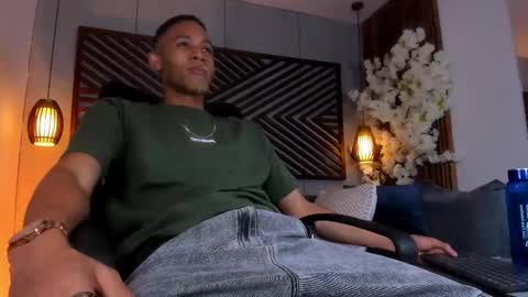 bento_fox online show from October 16, 3:40 am