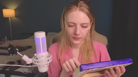 Alice online show from March 8, 11:37 am