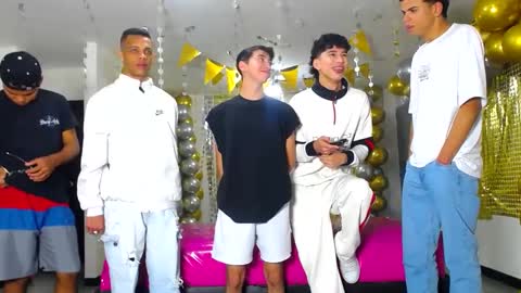 Snapshot of benz_boys chatting on January 23, 12:30 pm benz boys online show from January 23, 12:30 pm