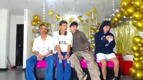 Snapshot of benz_boys chatting on January 25, 12:05 pm benz boys online show from January 25, 12:05 pm