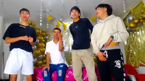 Snapshot of benz_boys chatting on February 5, 12:17 pm benz boys online show from February 5, 12:17 pm