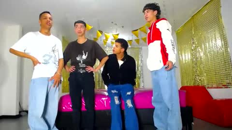 Snapshot of benz_boys chatting on February 22, 12:08 pm benz boys online show from February 22, 12:08 pm