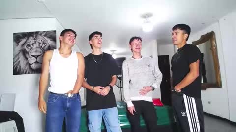 Snapshot of benz_boys chatting on September 21, 11:45 am benz boys online show from September 21, 11:45 am