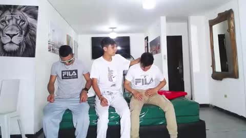 Snapshot of benz_boys chatting on October 3, 12:02 pm benz boys online show from October 3, 12:02 pm