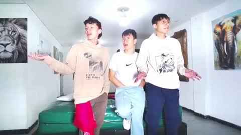 Snapshot of benz_boys chatting on October 10, 12:04 pm benz boys online show from October 10, 12:04 pm