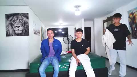 Snapshot of benz_boys chatting on October 12, 12:04 pm benz boys online show from October 12, 12:04 pm