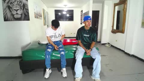 Snapshot of benz_boys chatting on November 2, 11:56 am benz boys online show from November 2, 11:56 am