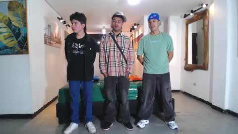 Snapshot of benz_boys chatting on November 21, 11:42 am benz boys online show from November 21, 11:42 am