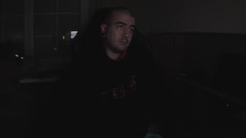 berto3389 online show from November 29, 2:25 am