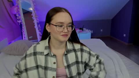 Danny and Kira online show from February 2, 8:24 am