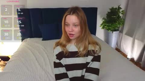 Danny and Kira online show from October 11, 8:13 am