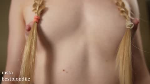 Chloe Next stream on Friday online show from December 7, 8:38 pm