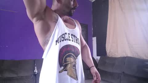 Snapshot of bestmuscle chatting on December 29, 3:03 pm bestmuscle online show from December 29, 3:03 pm