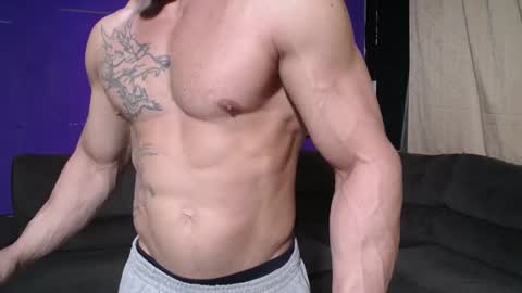 Snapshot of bestmuscle chatting on February 11, 3:40 am bestmuscle online show from February 11, 3:40 am