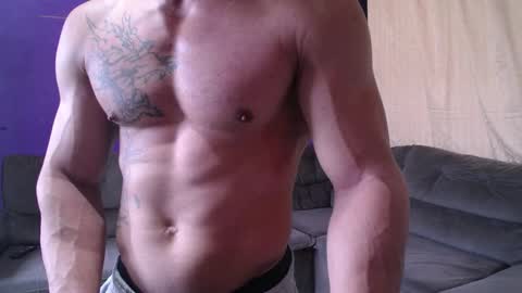 Snapshot of bestmuscle chatting on February 11, 4:35 pm bestmuscle online show from February 11, 4:35 pm