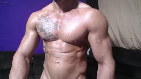 Snapshot of bestmuscle chatting on February 15, 7:27 am bestmuscle online show from February 15, 7:27 am