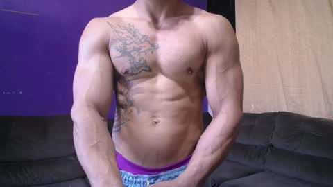 Snapshot of bestmuscle chatting on March 9, 7:26 pm bestmuscle online show from March 9, 7:26 pm