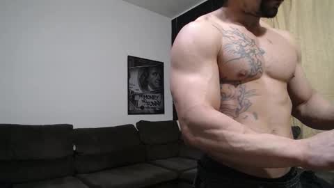Snapshot of bestmuscle chatting on October 3, 12:18 am bestmuscle online show from October 3, 12:18 am