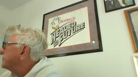 Snapshot of bestshot1951 chatting on December 2, 2:30 pm bestshot1951 online show from December 2, 2:30 pm