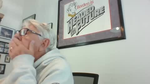 Snapshot of bestshot1951 chatting on December 12, 5:04 pm bestshot1951 online show from December 12, 5:04 pm