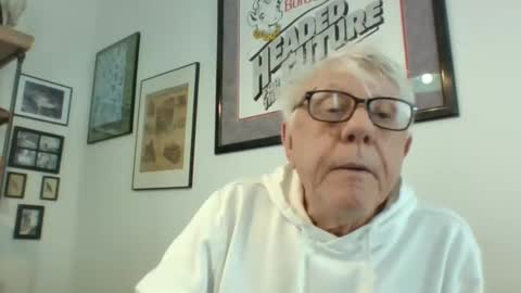 Snapshot of bestshot1951 chatting on December 16, 5:11 pm bestshot1951 online show from December 16, 5:11 pm