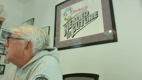 Snapshot of bestshot1951 chatting on January 3, 4:16 pm bestshot1951 online show from January 3, 4:16 pm