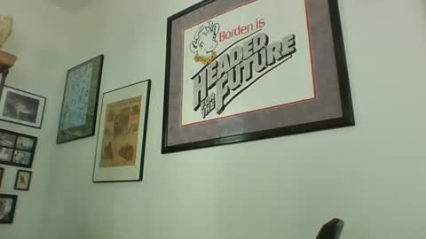 Snapshot of bestshot1951 chatting on January 5, 3:23 pm bestshot1951 online show from January 5, 3:23 pm