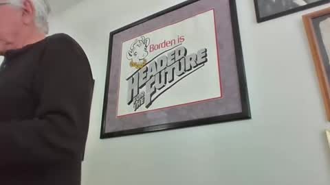 Snapshot of bestshot1951 chatting on January 17, 4:26 pm bestshot1951 online show from January 17, 4:26 pm