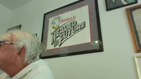 Snapshot of bestshot1951 chatting on January 21, 3:21 pm bestshot1951 online show from January 21, 3:21 pm