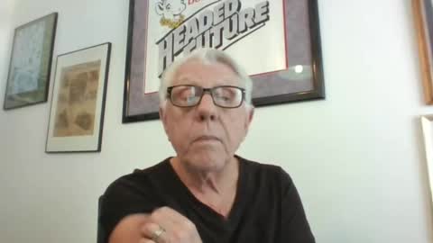 Snapshot of bestshot1951 chatting on February 17, 6:15 pm bestshot1951 online show from February 17, 6:15 pm